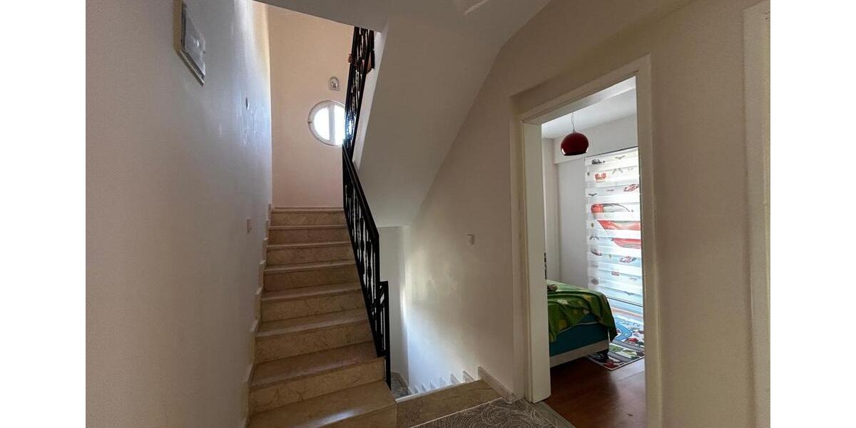 Villa Offenbach am Main Buchrain - 5 Zimmer, 300 m&sup2;, 300.000&euro; | Angebot:25903264