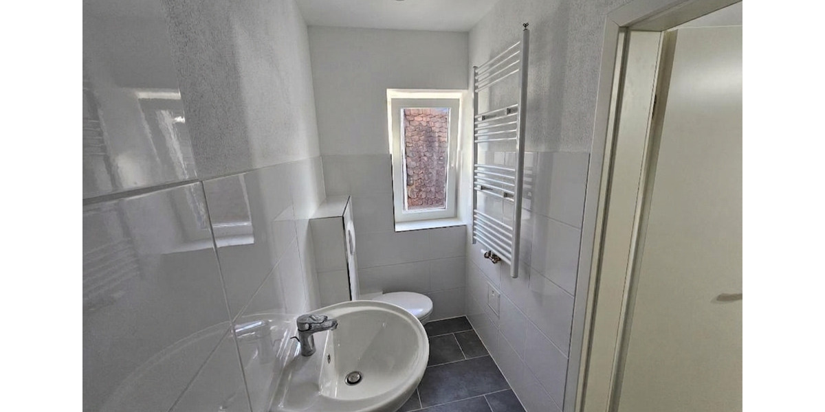 Dachgeschoßwohnung Friedberg (Hessen) - 1.5 Zimmer, 33 m&sup2;, 650&euro; | Angebot:25918774