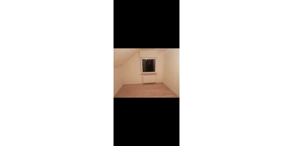 Dachgeschoßwohnung Erzhausen - 3 Zimmer, 68 m&sup2;, 850&euro; | Angebot:25262792