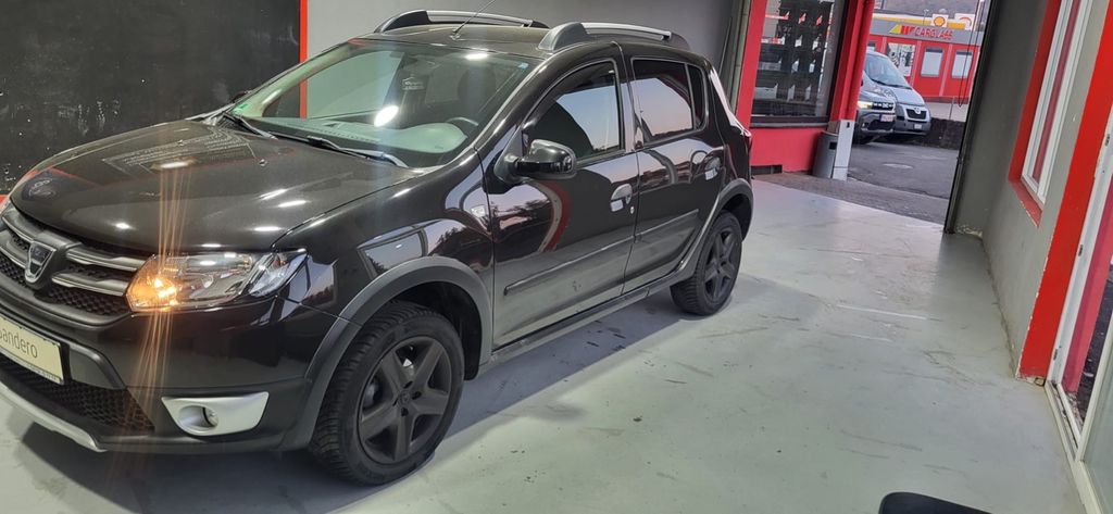 Dacia Sandero 98.600 km 5.890 &euro; Gelnhausen 63571