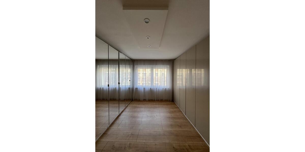 Etagenwohnung Frankfurt am Main Sachsenhausen - 3 Zimmer, 85 m&sup2;, 2.350&euro; | Angebot:26346561