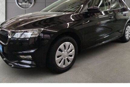 Skoda Fabia 27.849 km 16.430 &euro; Frankfurt 60326