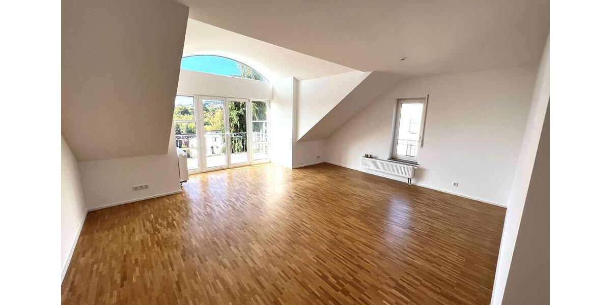 Dachgeschoßwohnung Kronberg im Taunus - 3 Zimmer, 88 m&sup2;, 1.700&euro; | Angebot:25973695