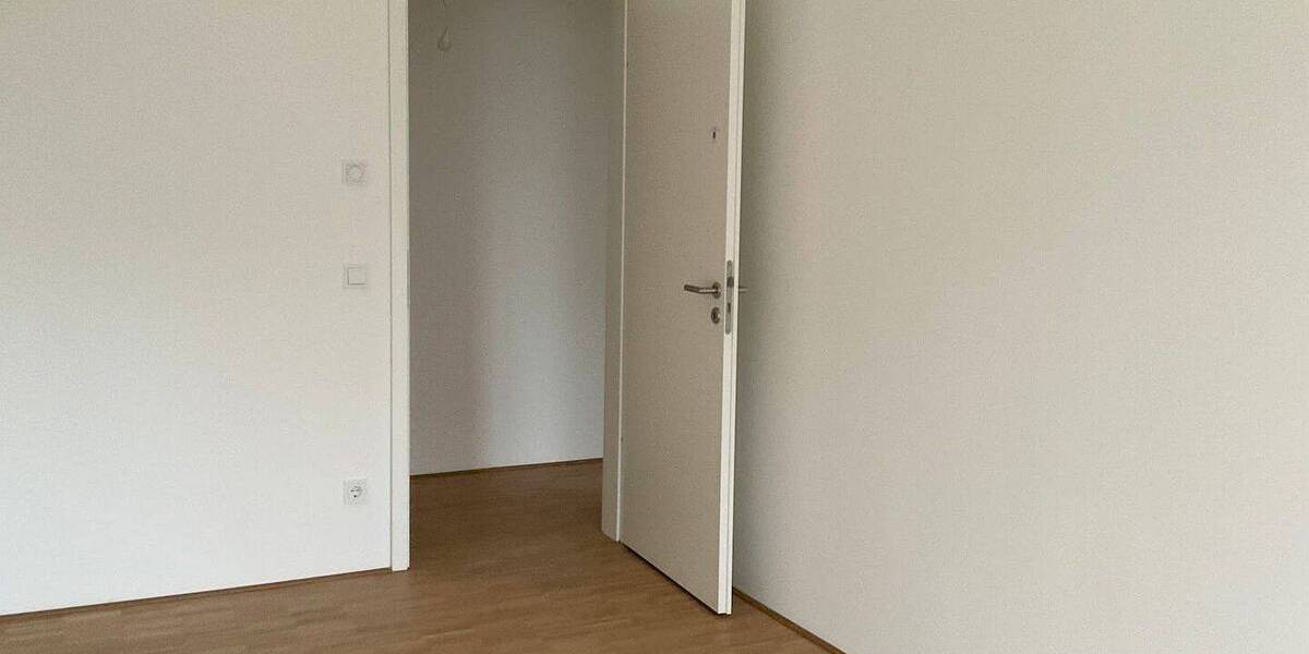 Etagenwohnung Bad Homburg vor der Höhe Ober-Eschbach - 4 Zimmer, 100 m&sup2;, 1.790&euro; | Angebot:26885939