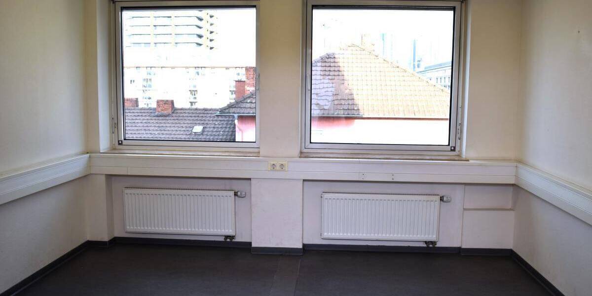 Gewerbeobjekt Frankfurt am Main Gallus - 6 Zimmer, 180 m&sup2;, 2.350&euro; | Angebot:25689508