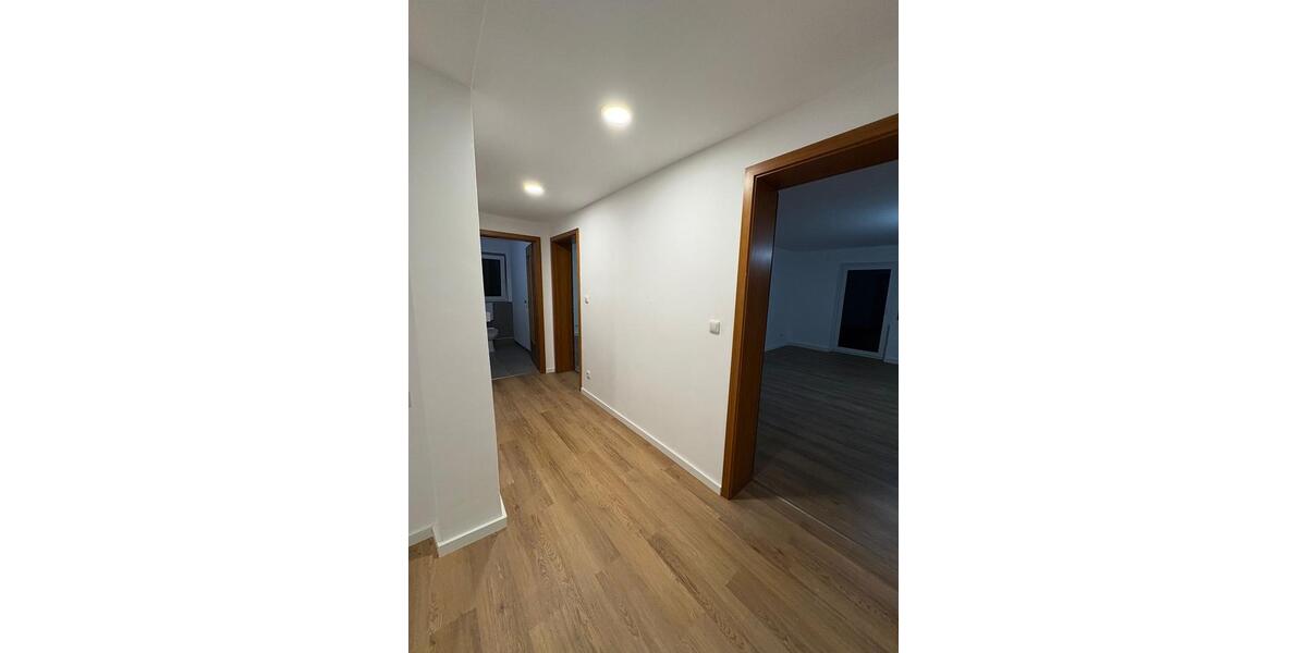 Etagenwohnung Ronneburg - 3 Zimmer, 120 m&sup2;, 1.550&euro; | Angebot:25987638