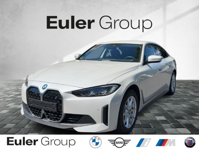 BMW i4 43.391 km 32.899 &euro; Frankfurt 60314