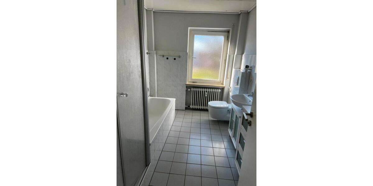 Etagenwohnung Gründau - 3 Zimmer, 100 m&sup2;, 1.350&euro; | Angebot:25827332