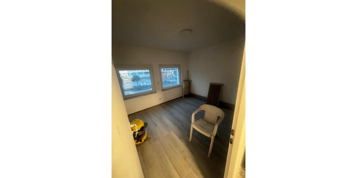 Etagenwohnung Friedberg (Hessen) - 11 Zimmer, 200 m&sup2;, 600&euro; | Angebot:27621287
