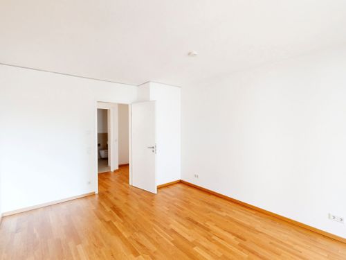 Etagenwohnung Frankfurt am Main - 2 Zimmer, 71 m&sup2;, 1.775&euro; | Angebot:25513229