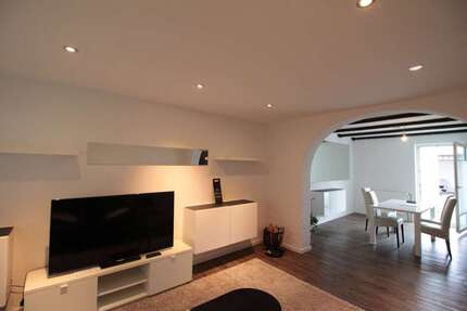 Haus Aschaffenburg Damm - 7 Zimmer, 190 m&sup2;, 745.000&euro; | Angebot:26751305