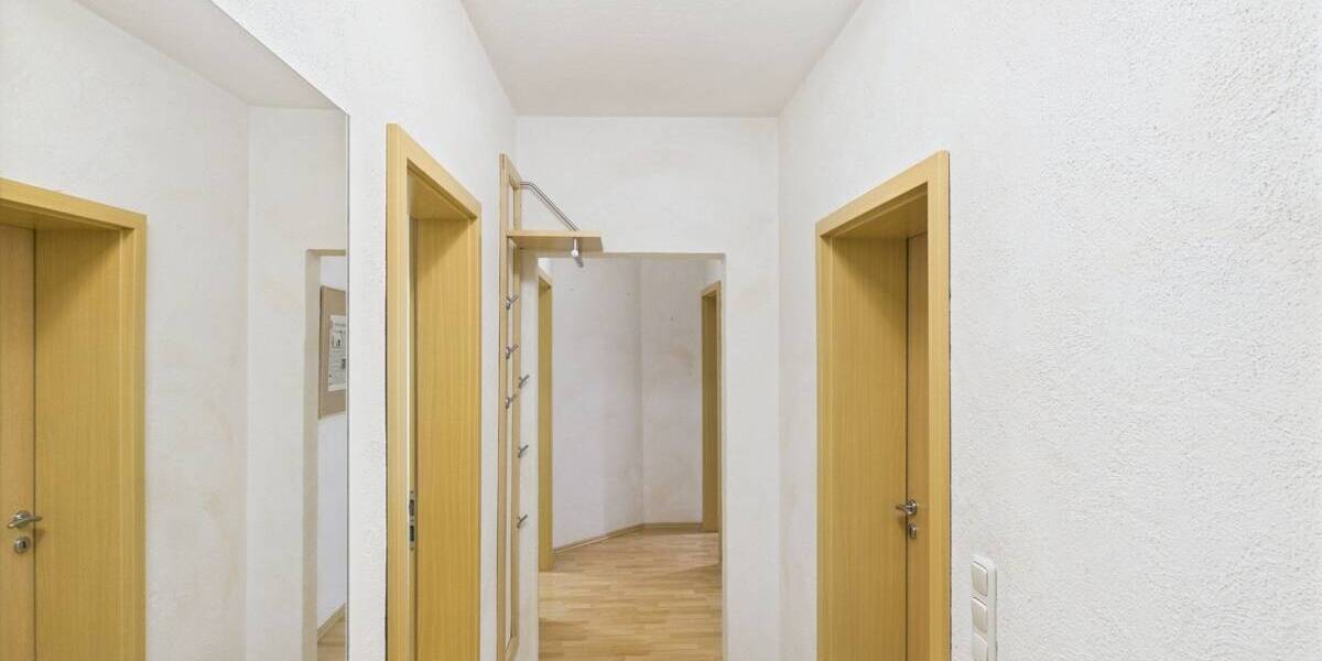 Mehrfamilienhaus, Wohnhaus Hösbach - 9 Zimmer, 215 m&sup2;, 529.000&euro; | Angebot:25698992