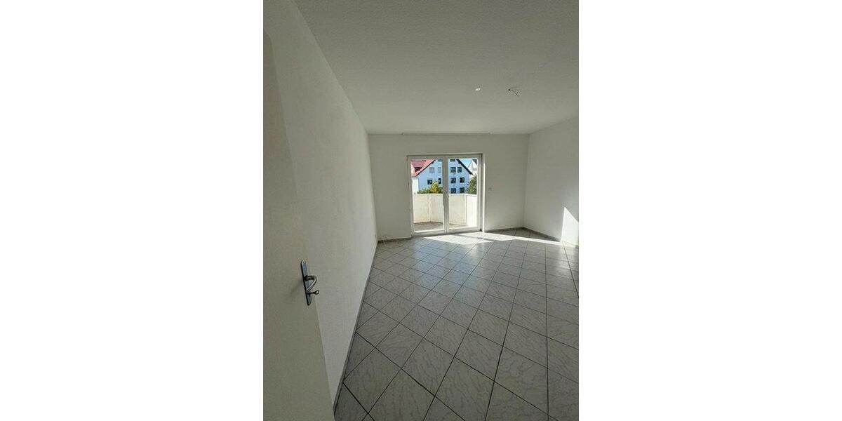 Etagenwohnung Langen (Hessen) - 2 Zimmer, 100 m&sup2;, 1.600&euro; | Angebot:27630848
