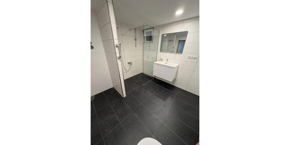 Etagenwohnung Ronneburg - 3 Zimmer, 120 m&sup2;, 1.550&euro; | Angebot:25987638