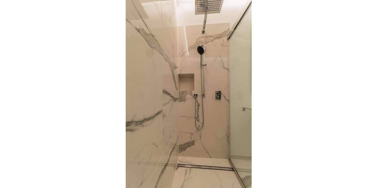 Etagenwohnung Frankfurt am Main Innenstadt - 2 Zimmer, 70 m&sup2;, 2.700&euro; | Angebot:25727277