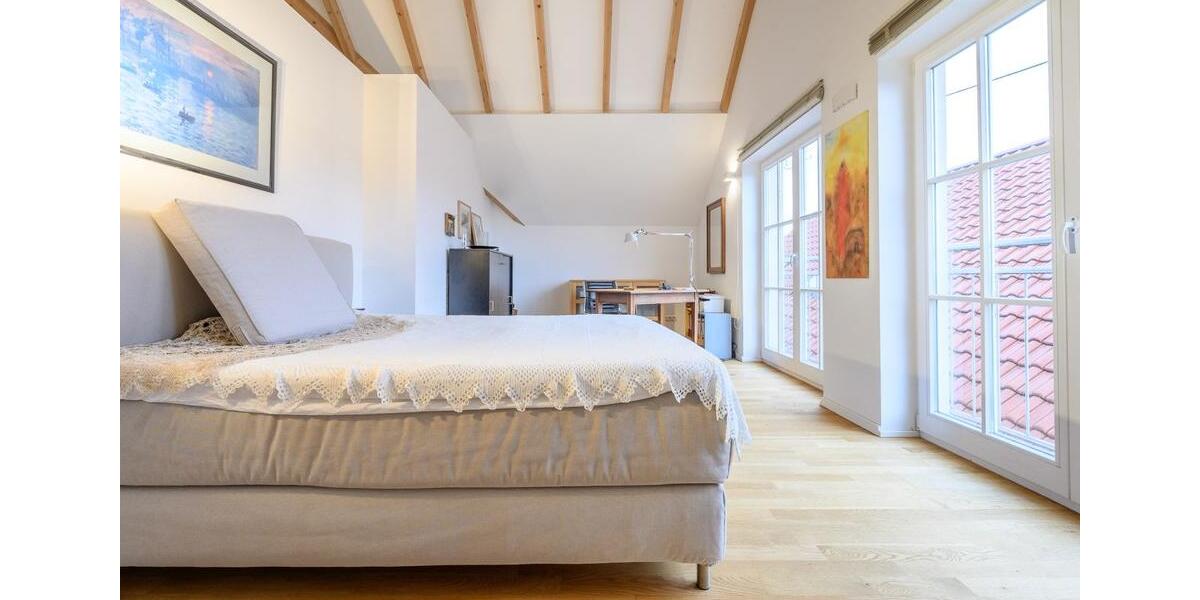 Dachgeschoßwohnung Frankfurt am Main Sindlingen - 3 Zimmer, 160 m&sup2;, 2.640&euro; | Angebot:25883319