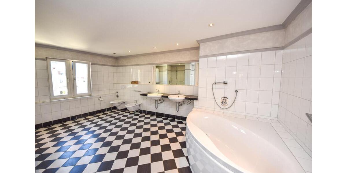 Dachgeschoßwohnung Aschaffenburg Österreicher Kolonie - 3.5 Zimmer, 105 m&sup2;, 1.080&euro; | Angebot:26536100