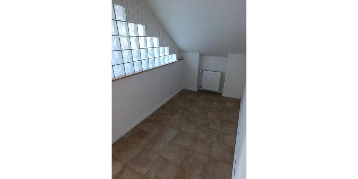 Dachgeschoßwohnung Rodenbach - 1 Zimmer, 60 m&sup2;, 750&euro; | Angebot:26004094