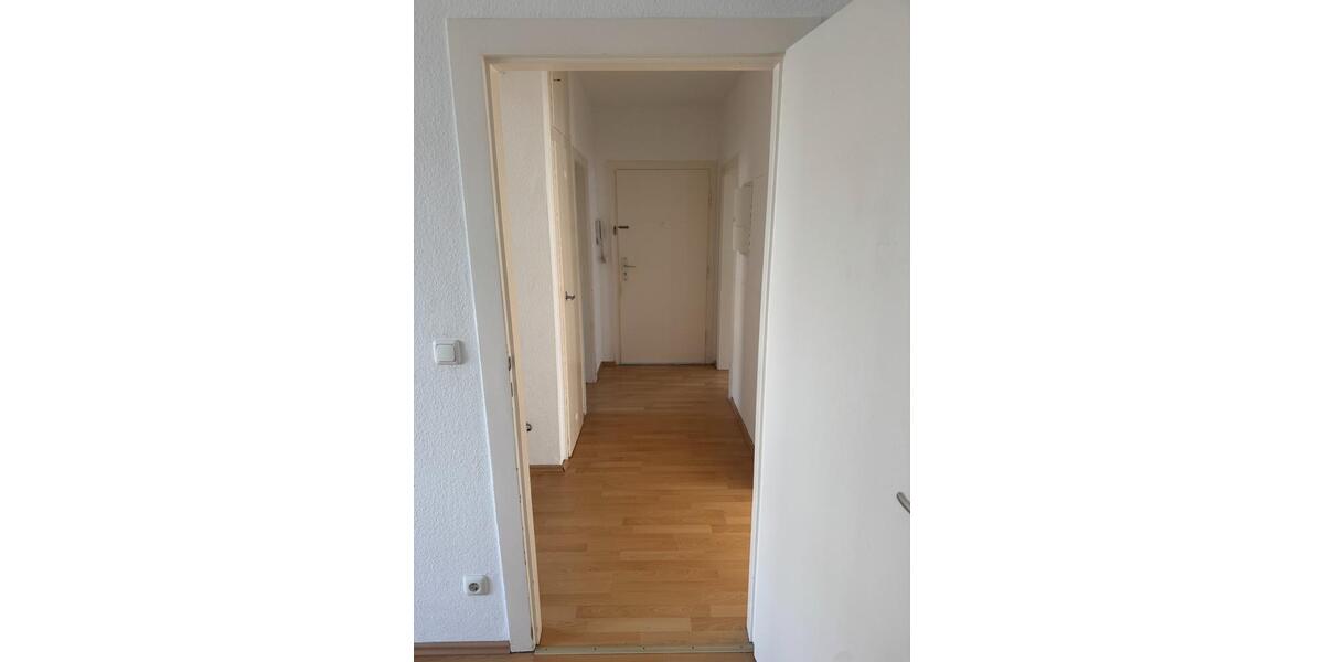 Hochparterre Frankfurt am Main Eschersheim - 4 Zimmer, 81 m&sup2;, 450.000&euro; | Angebot:25234922