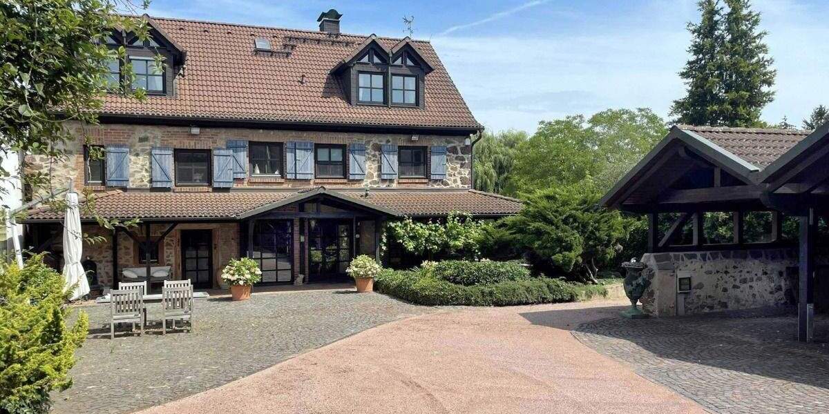 Einfamilienhaus Bruchköbel Oberissigheim - 8 Zimmer, 329 m&sup2;, 1.595.000&euro; | Angebot:25671393