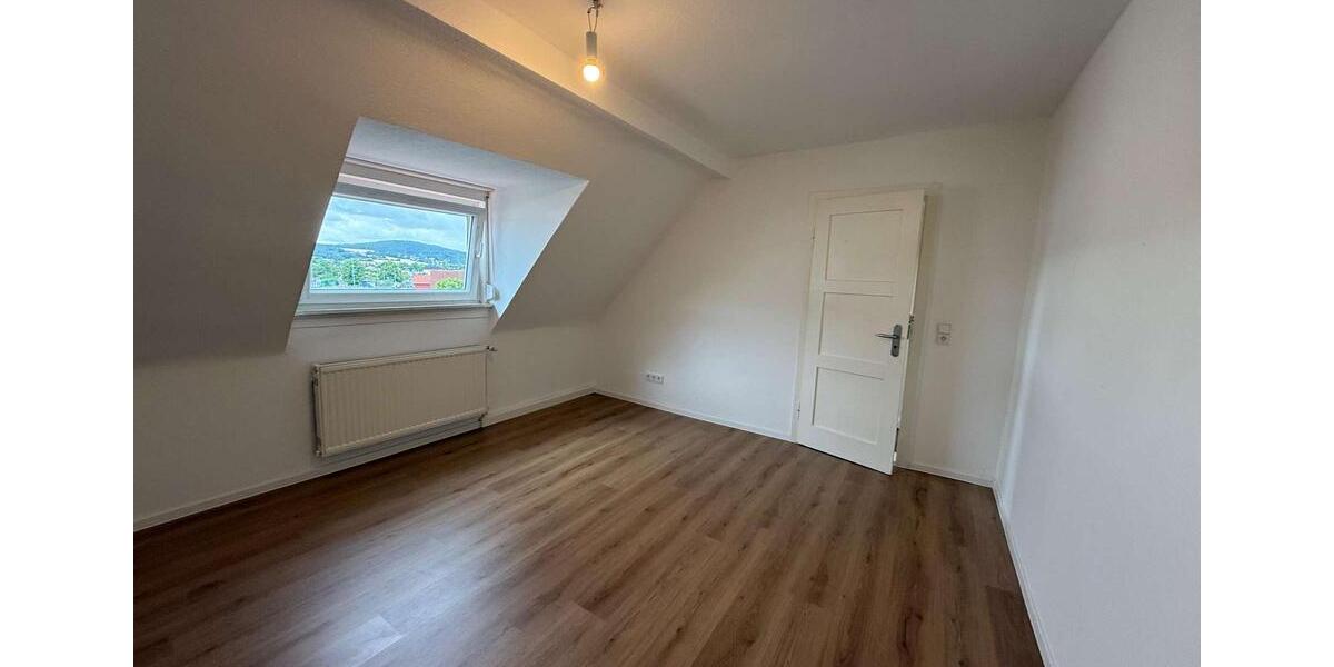 Dachgeschoßwohnung Gelnhausen - 3 Zimmer, 62 m&sup2;, 720&euro; | Angebot:24395400