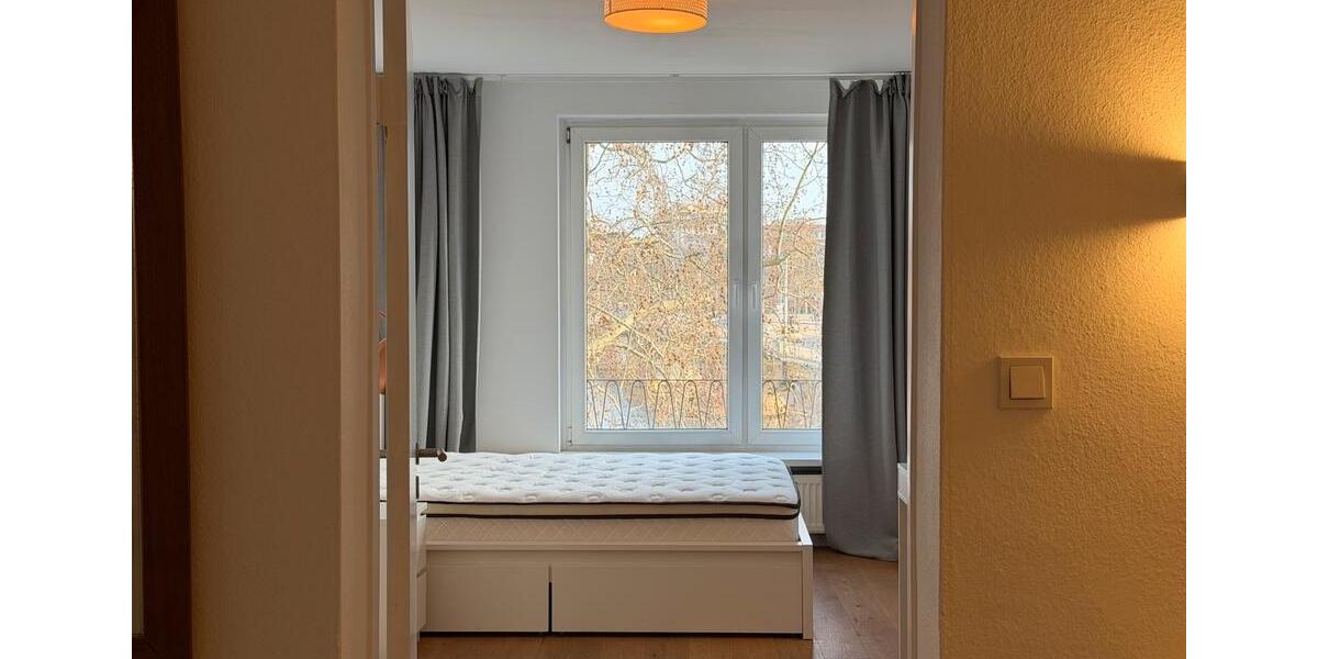 Etagenwohnung Frankfurt am Main Innenstadt - 3 Zimmer, 90 m&sup2;, 2.390&euro; | Angebot:25512351
