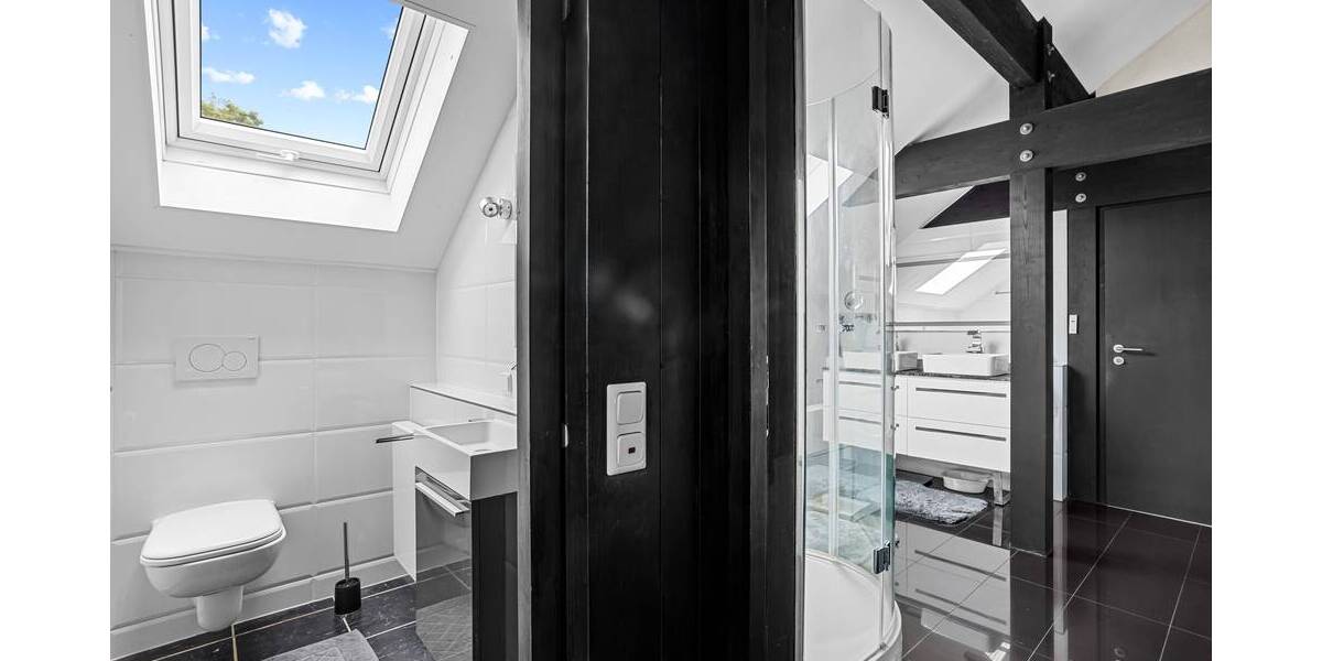 Einfamilienhaus Gelnhausen Haitz - 8 Zimmer, 354 m&sup2;, 950.000&euro; | Angebot:25685325