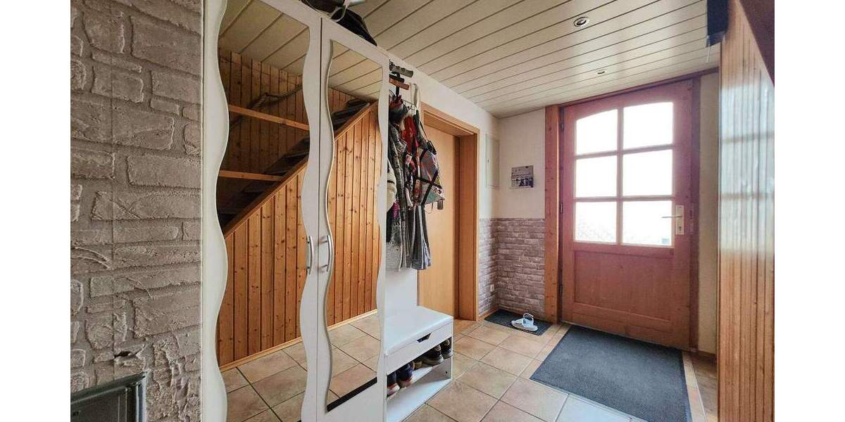 Einfamilienhaus Offenbach Bürgel - 8 Zimmer, 173 m&sup2;, 495.000&euro; | Angebot:25703492