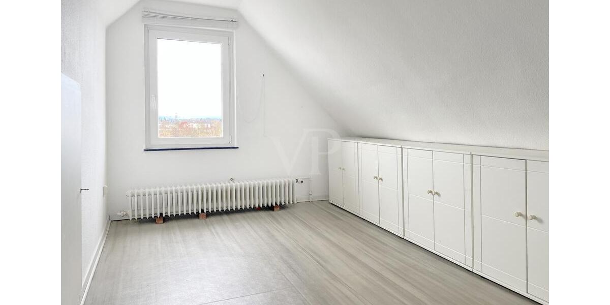 Maisonettenwohnung Kelsterbach - 8 Zimmer, 215 m&sup2;, 2.600&euro; | Angebot:25236970