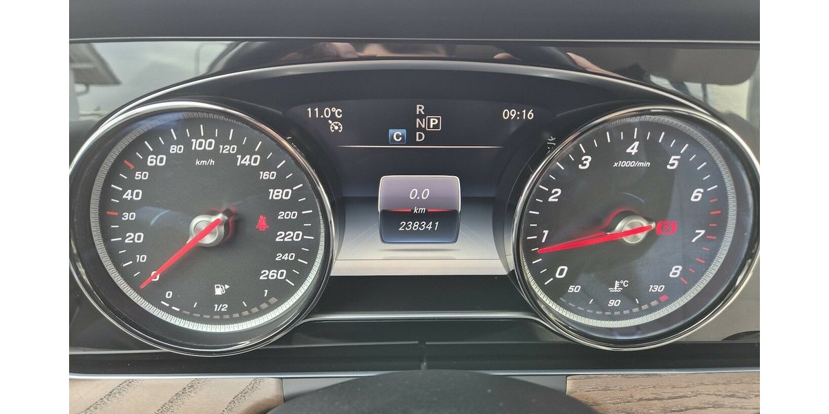 Mercedes-Benz E 200 T Standheizung 360°-Kamera LED,Nav 238.350 km 13.990 &euro; Rodgau 63110