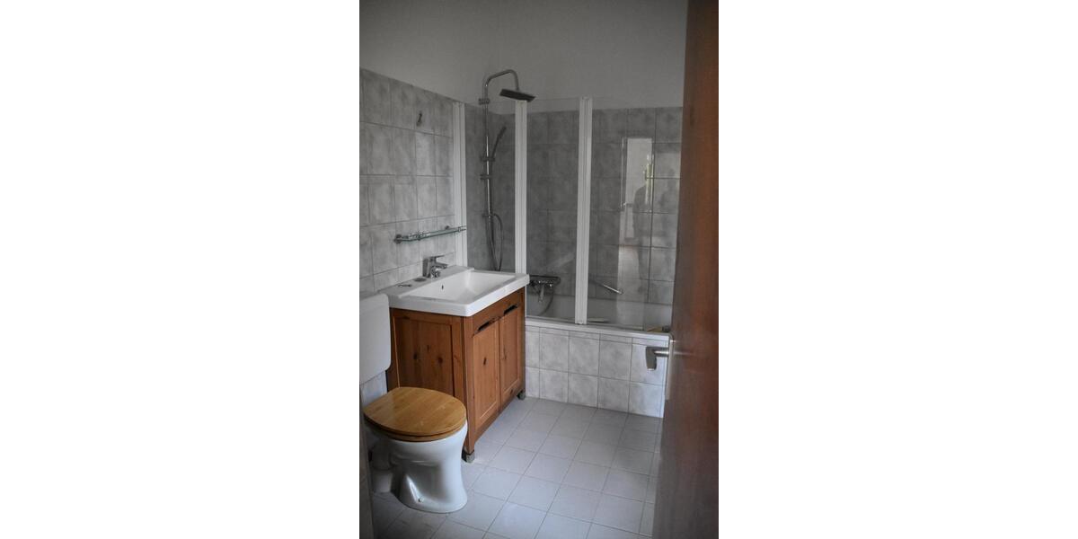 Etagenwohnung Friedberg (Hessen) - 4.5 Zimmer, 140 m&sup2;, 1.350&euro; | Angebot:24923006