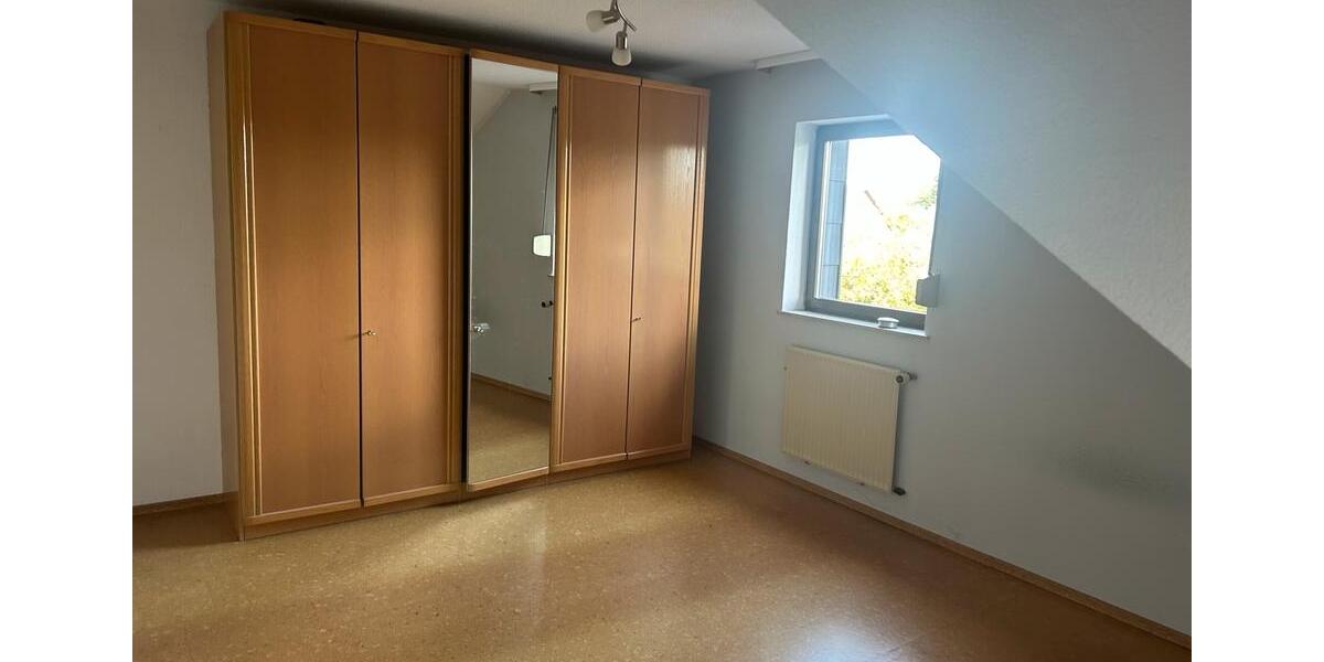Dachgeschoßwohnung Altenstadt - 3 Zimmer, 90 m&sup2;, 1.000&euro; | Angebot:27620656