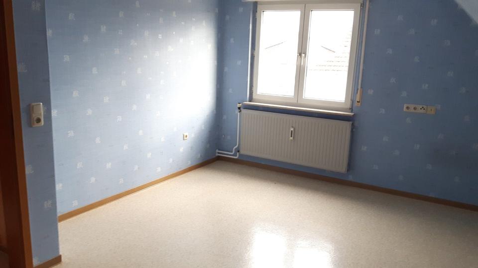Etagenwohnung Dreieich - 3 Zimmer, 88 m&sup2;, 900&euro; | Angebot:24716505