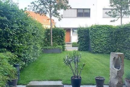 Haus Frankfurt am Main Hausen - 4 Zimmer, 182 m&sup2;, 3.900&euro; | Angebot:25796137