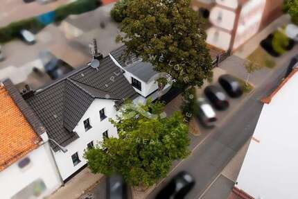 Haus Frankfurt am Main / Unterliederbach Unterliederbach - 8 Zimmer, 150 m&sup2;, 799.000&euro; | Angebot:25484005