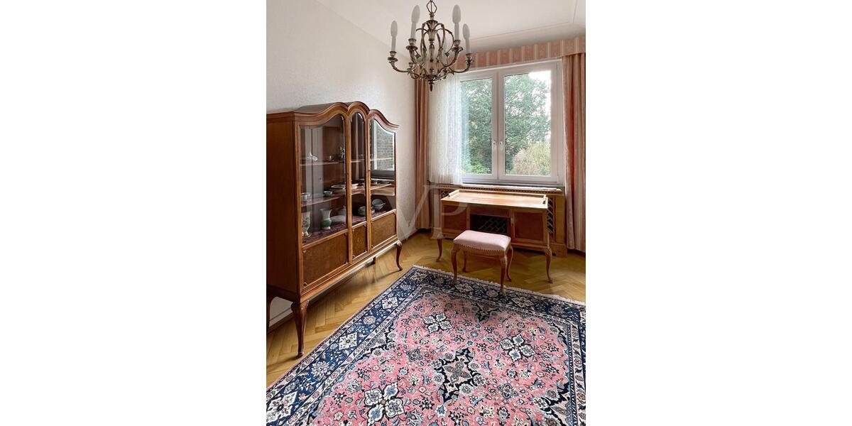 Maisonettenwohnung Kelsterbach - 8 Zimmer, 215 m&sup2;, 2.600&euro; | Angebot:25236970