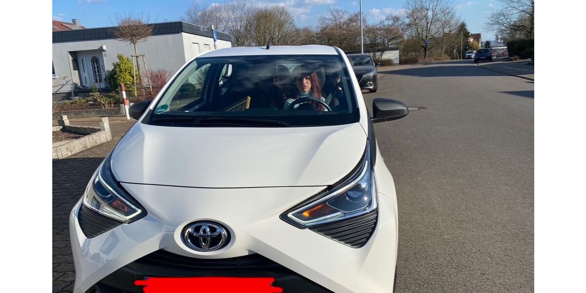 Toyota Aygo (X) 32.700 km 9.900 &euro; Frankfurt 60314