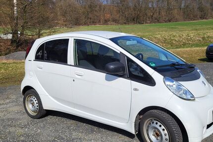 Peugeot iOn 11.135 km 8.400 &euro; Büdingen 63654