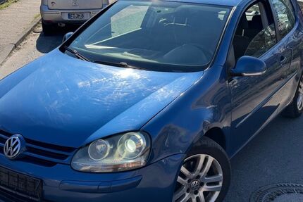 VW Golf 236.000 km 1.111 &euro; Frankfurt am Main 65933
