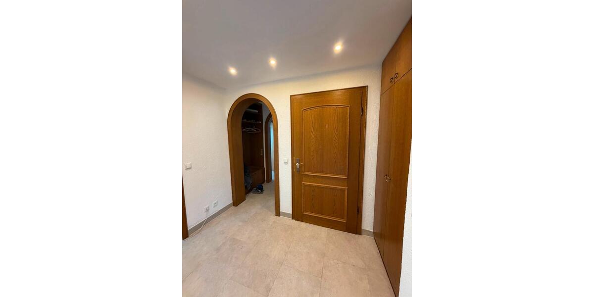 Erdgeschoßwohnung Mühlheim am Main - 4 Zimmer, 142 m&sup2;, 2.500&euro; | Angebot:27586324