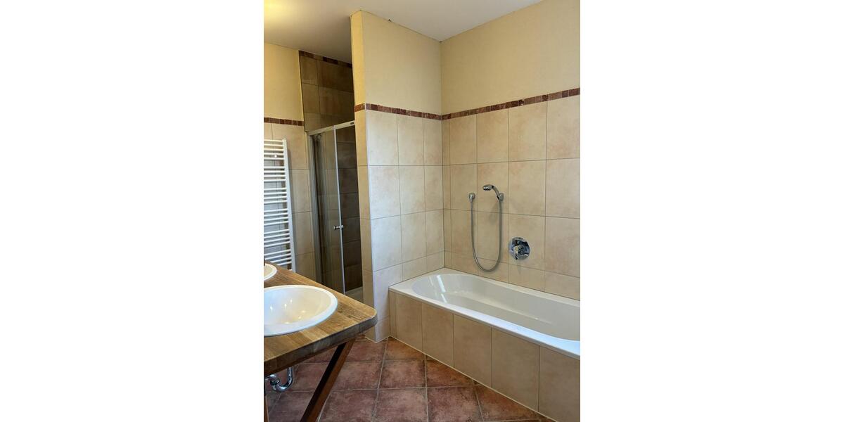 Einfamilienhaus Groß-Umstadt Umstadt - 9 Zimmer, 220 m&sup2;, 3.000&euro; | Angebot:25415646