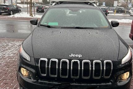Jeep Cherokee 183.000 km 8.800 &euro; hanau 63457