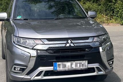 Mitsubishi Outlander 87.000 km 19.000 &euro; Eschborn 65760