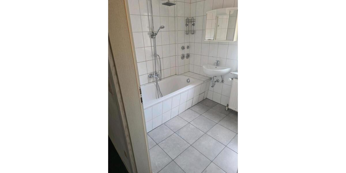 Etagenwohnung Neu-Isenburg Isenburg - 4 Zimmer, 98 m&sup2;, 1.000&euro; | Angebot:25637689