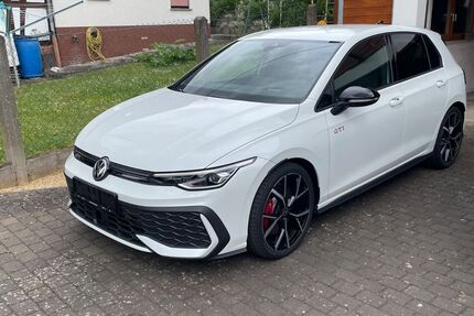 VW Golf 1.750 km 32.000 &euro; Ortenberg 63683
