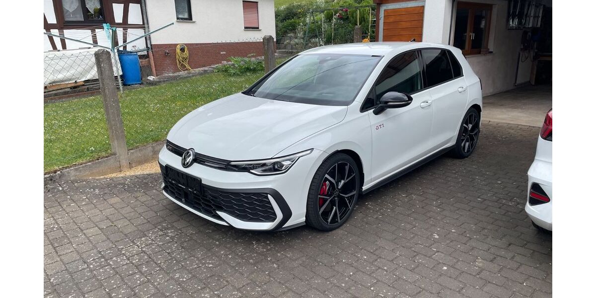 VW Golf 1.750 km 32.000 &euro; Ortenberg 63683