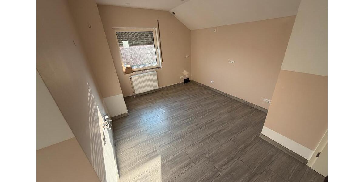 Etagenwohnung Kelsterbach - 4 Zimmer, 90 m&sup2;, 1.700&euro; | Angebot:25960484