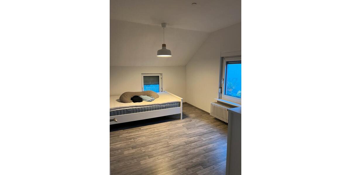 Dachgeschoßwohnung Frankfurt am Main Unterliederbach - 17 Zimmer, 76 m&sup2;, 520&euro; | Angebot:25395359