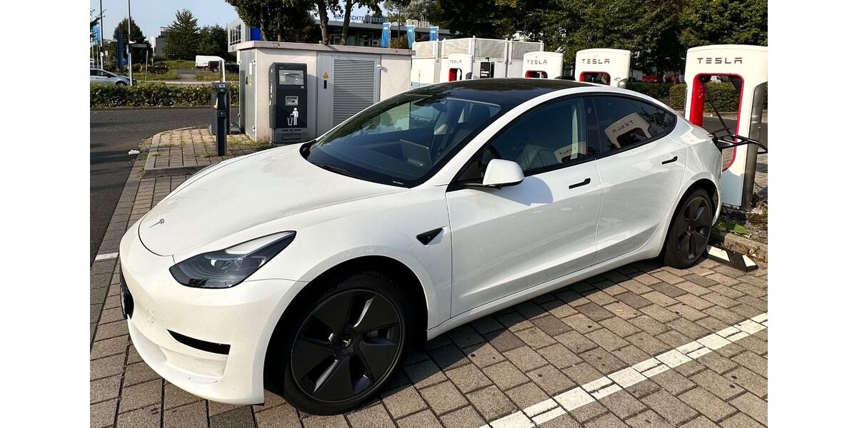 Tesla Model 3 50.000 km 25.300 &euro; Frankfurt 60599