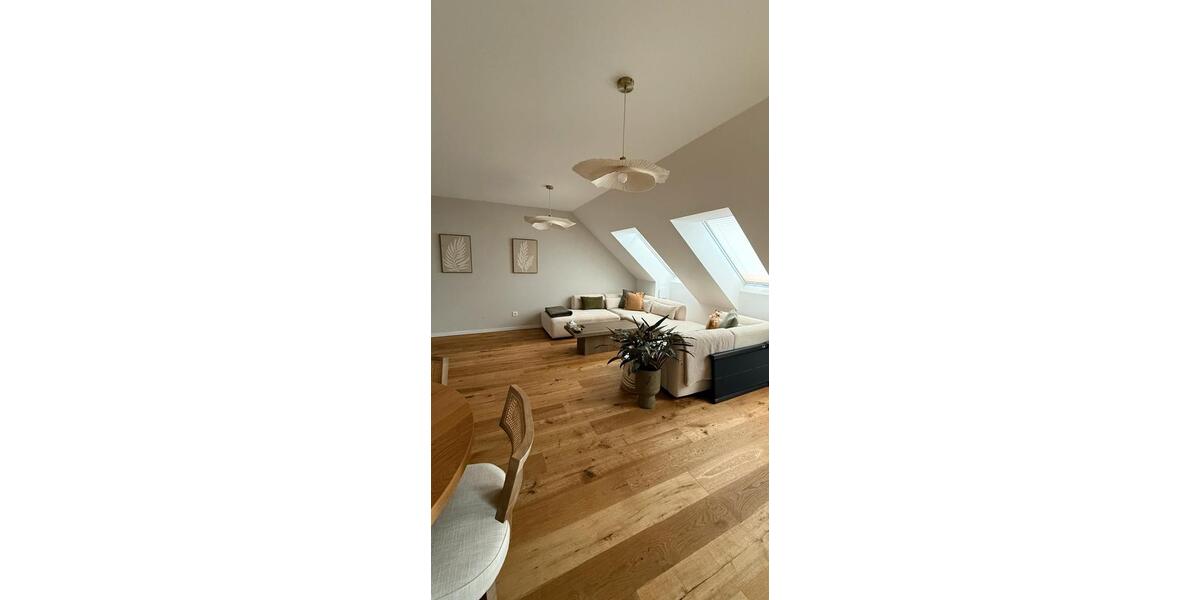 Dachgeschoßwohnung Neuberg - 3.5 Zimmer, 92 m&sup2;, 1.450&euro; | Angebot:25722422